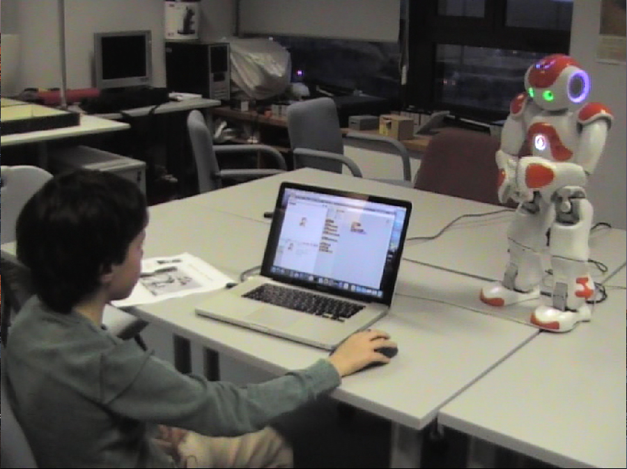 Robot-nauczyciel dla dzieci ze szkoły podstawowej